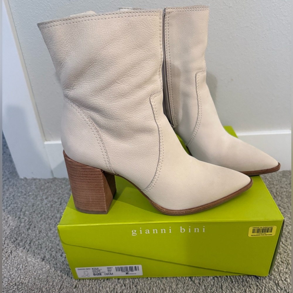 Gianni Bini Women's Off-White Heeled Boots